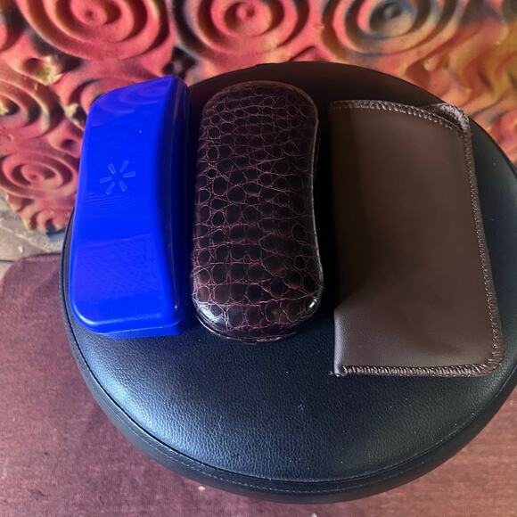 Lot of 3 eye glass cases plastic - Picture 5 of 5